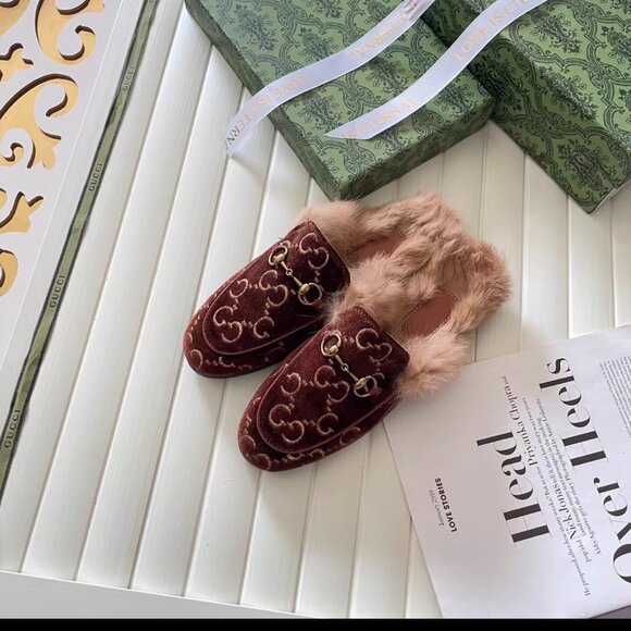 Gucci Velvet GG Mule Slippers with Fur Trim - Picture 3 of 6